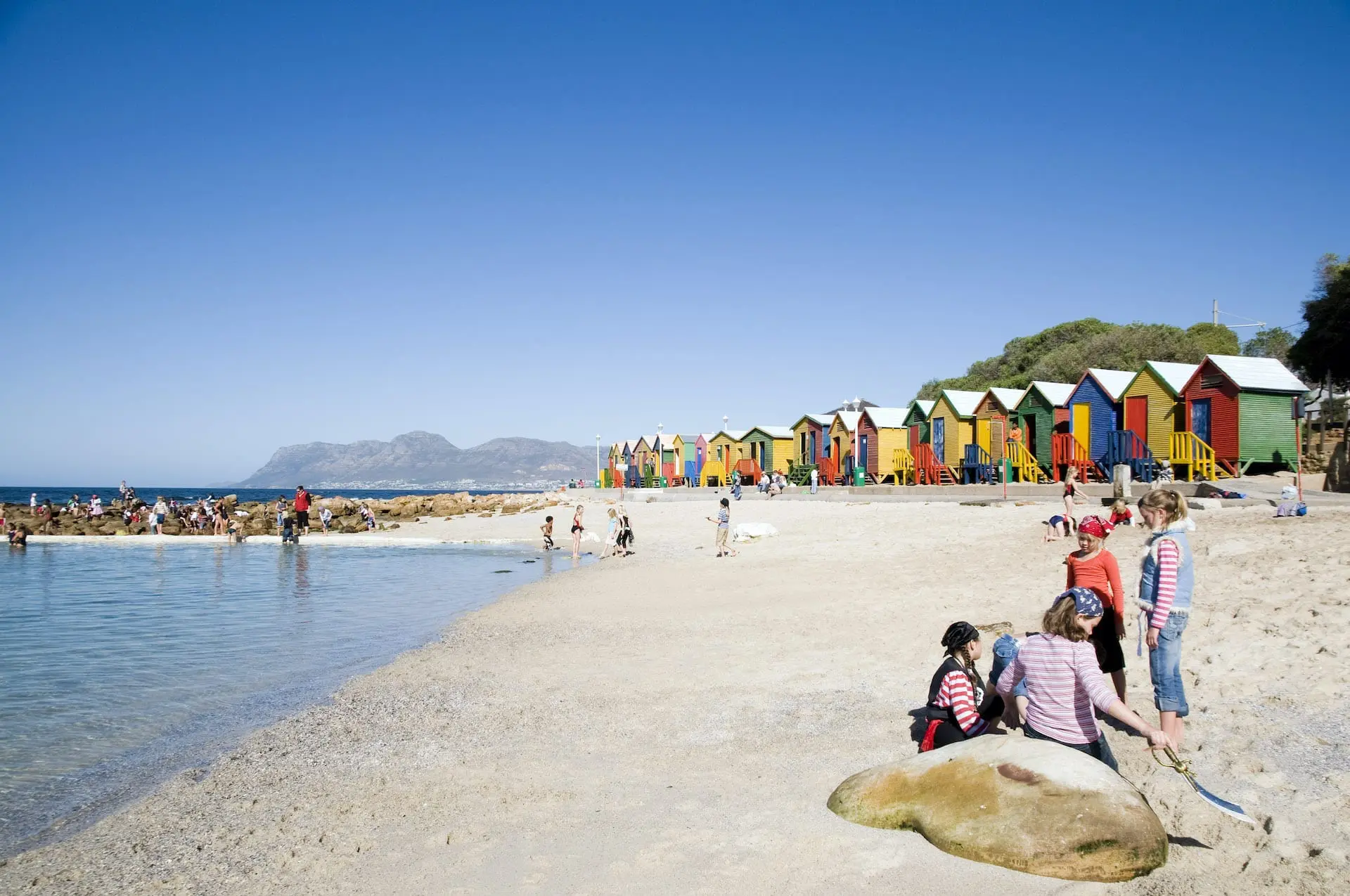 Strandhuisjes in Muizenberg, Kaap Schiereiland # FOTO - hr_sat-000-0282g